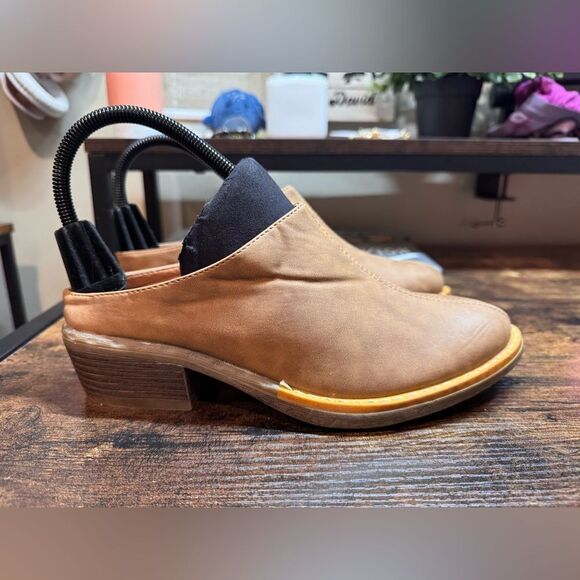 American Rag Tan Bootie slides size 8 - Picture 13 of 13